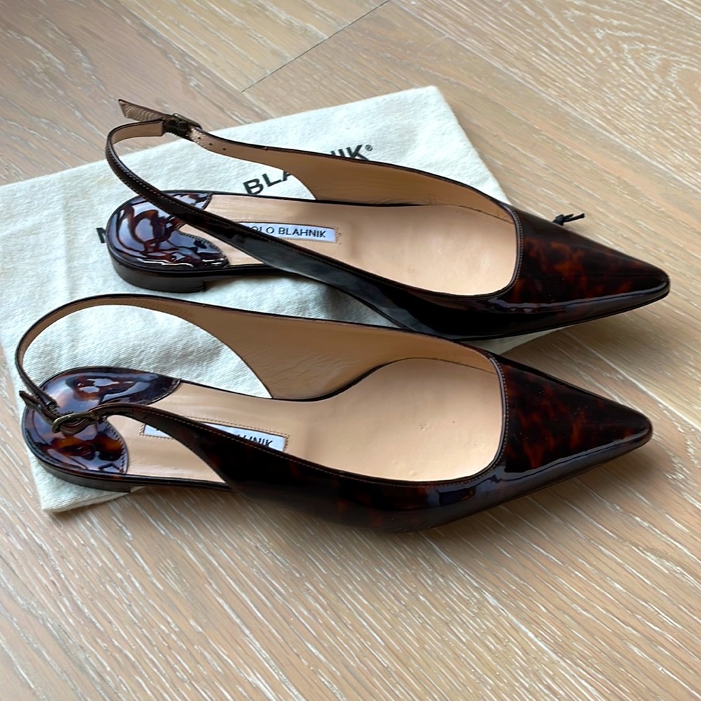 Patent leather Manolo Blahnik sling back flats